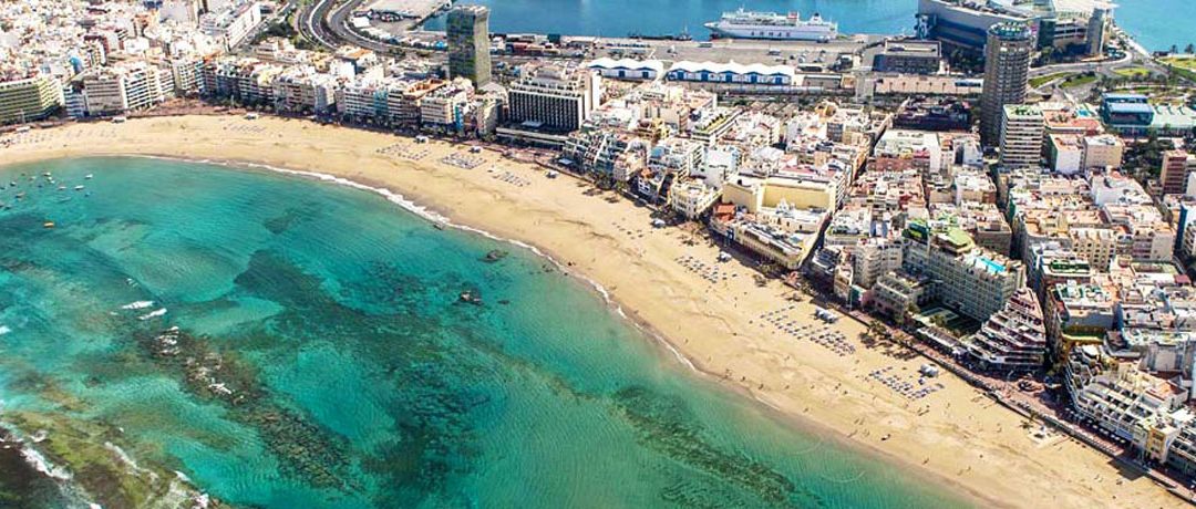 Detienen a una mujer por robar ropa en un establecimiento de Las Palmas de Gran Canaria.