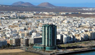 Detenidos dos hombres por robo con fuerza en unos apartamentos de Arrecife.