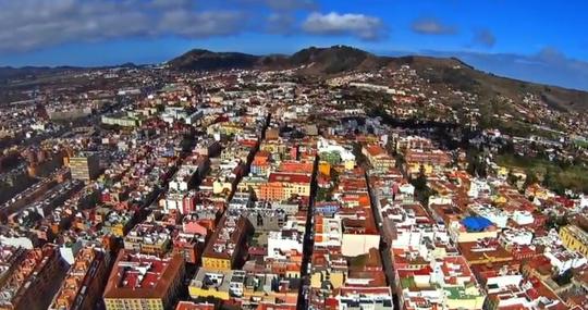 Detienen a una mujer por robar a punta de cuchillo en un local comercial de La Laguna (Tenerife).