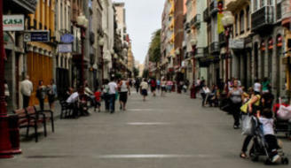 Sorprendidos mientras robaban alcohol en Triana.