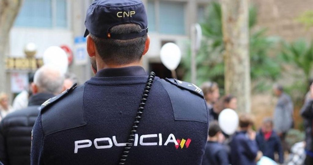 Intentan entrar en una casa de Santa Cruz haciéndose pasar por policías